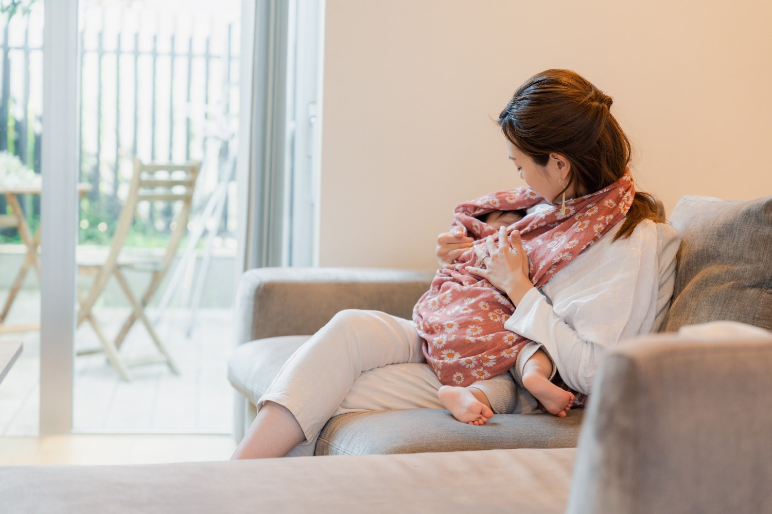 Bé đói nhưng không chịu bú mẹ