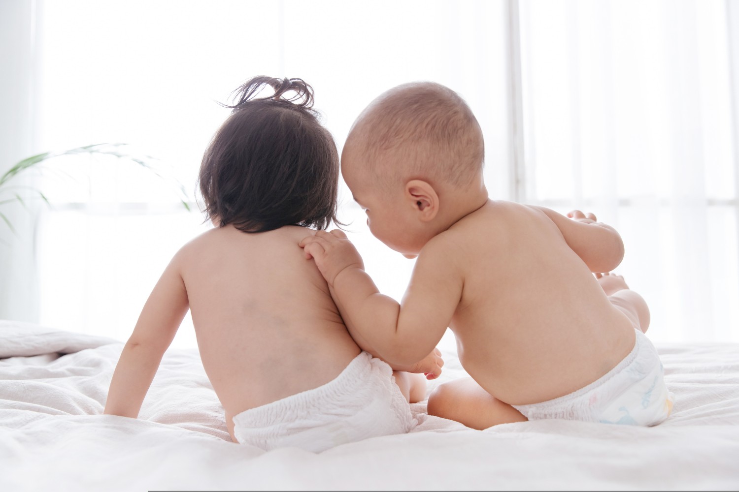 Bé 12 tháng nặng bao nhiêu kg?