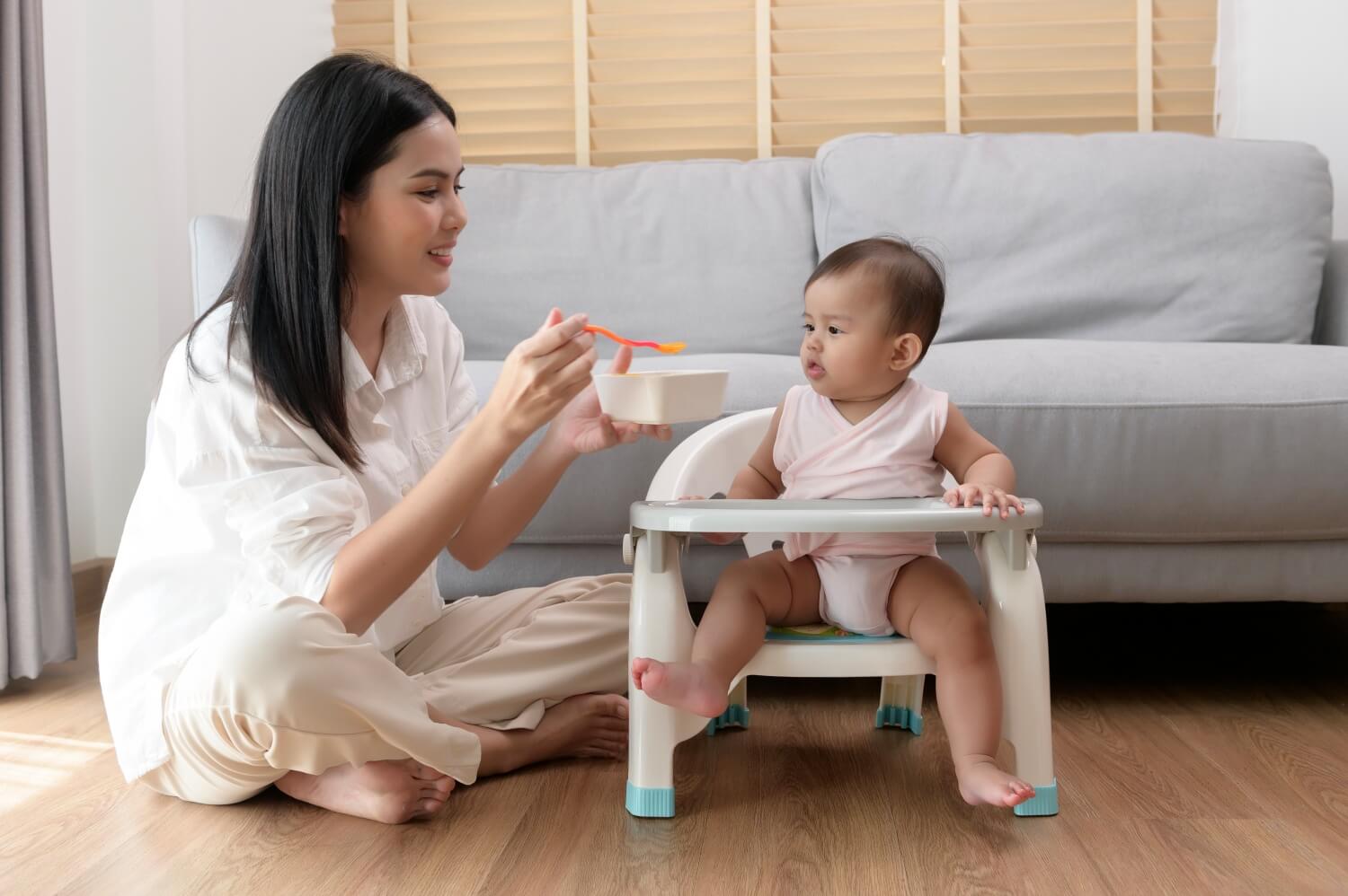 cho bé ăn dặm đúng cách