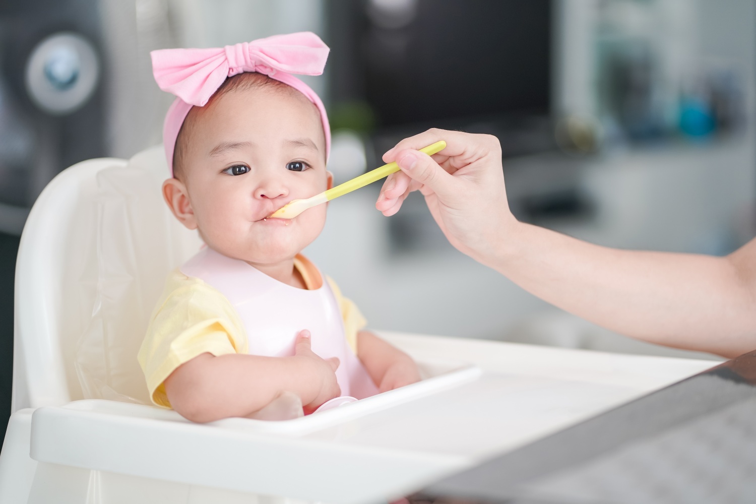 Bé mấy tháng ăn được hải sản?