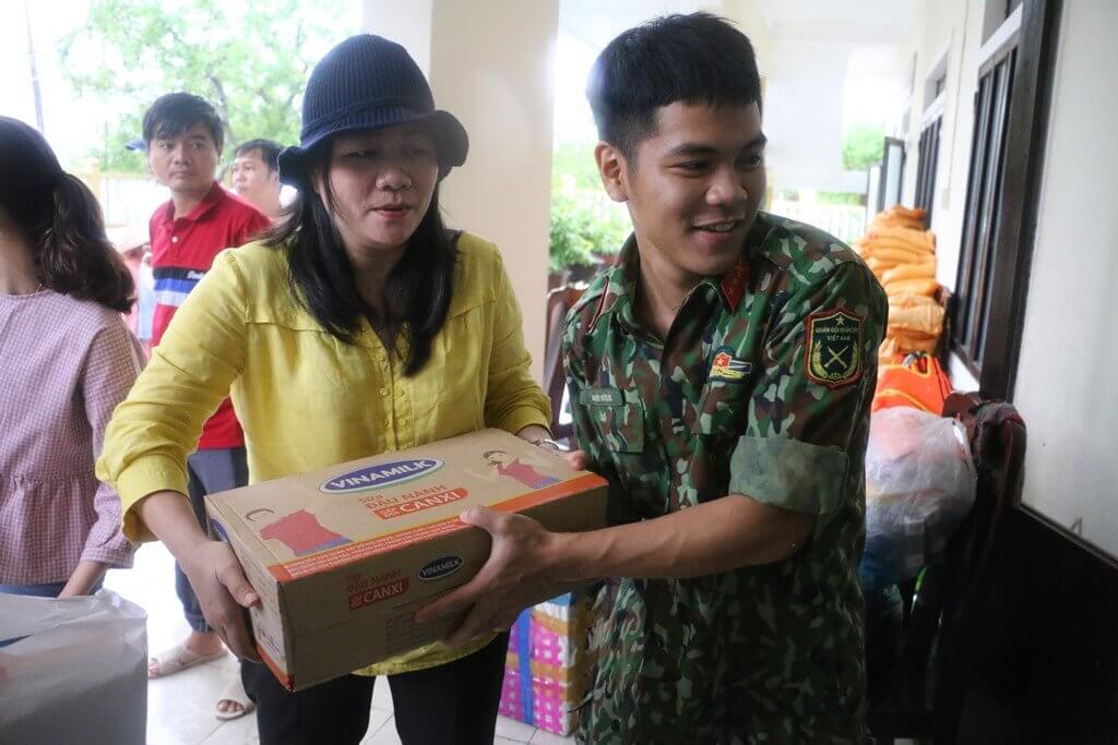 Người lao động Vinamilk góp ngày lương, hỗ trợ miền trung mùa bão lũ gần 4 tỷ đồng 2