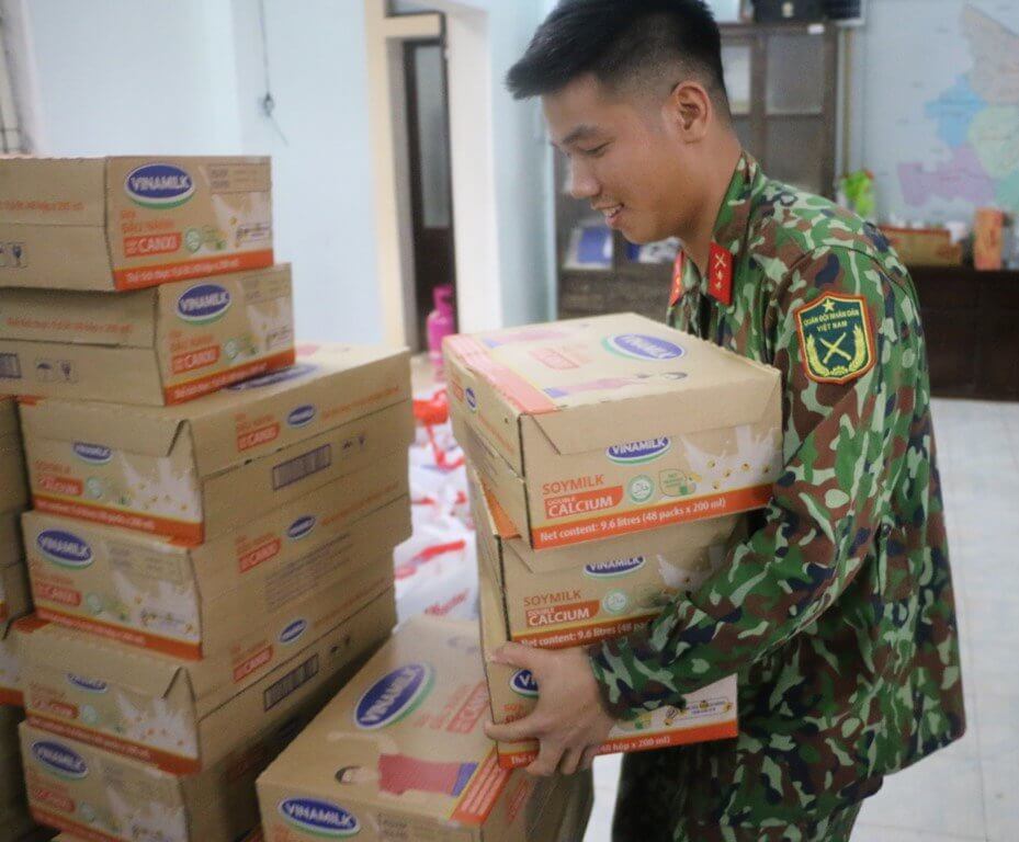 Người lao động Vinamilk góp ngày lương, hỗ trợ miền trung mùa bão lũ gần 4 tỷ đồng 4