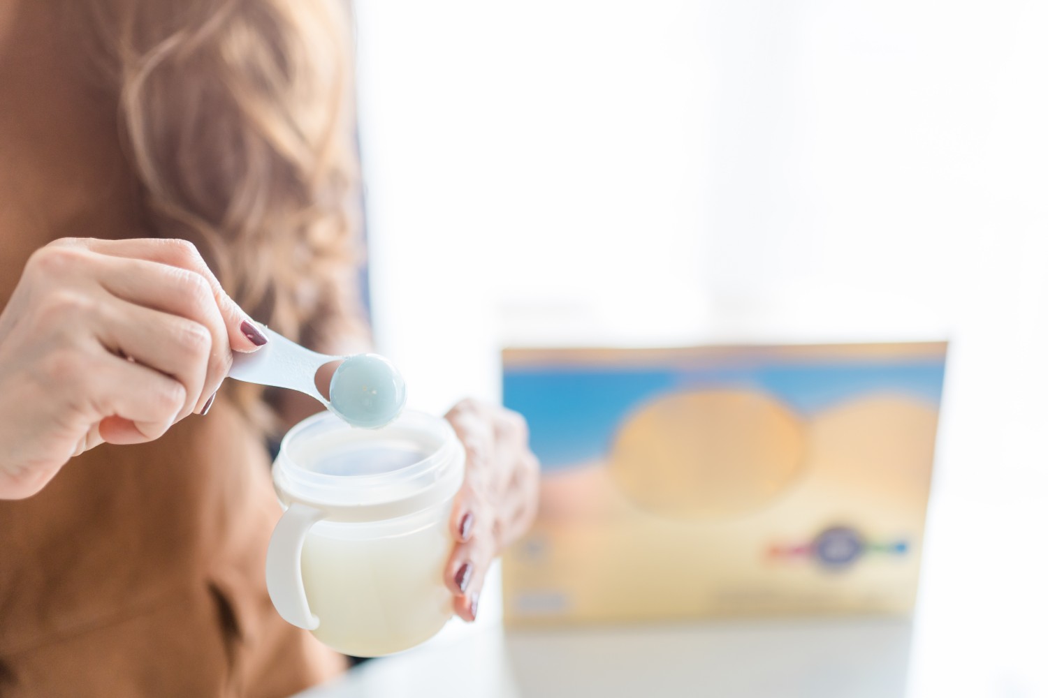 Pha sữa khi đổi sữa công thức cho trẻ