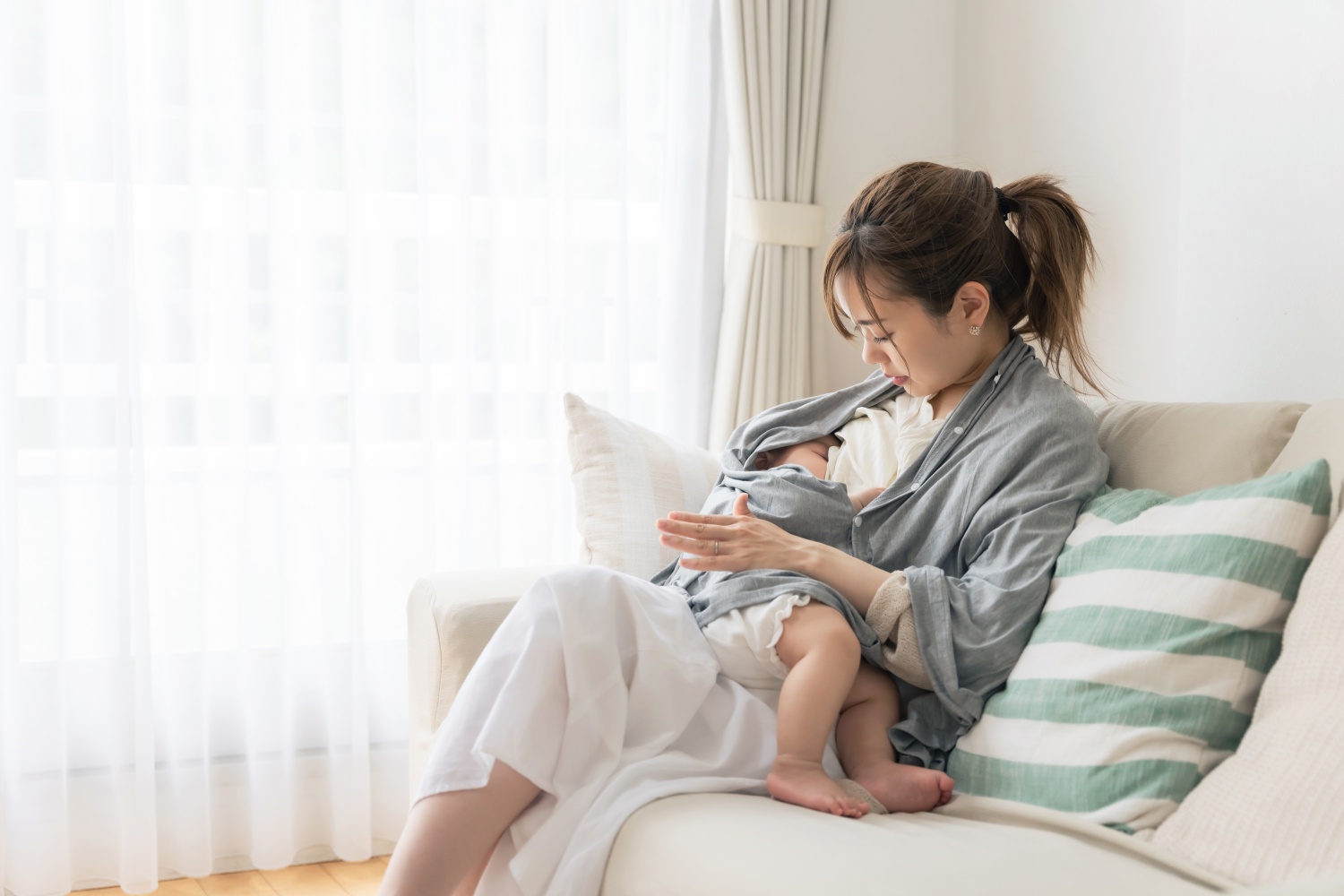 Sữa mẹ là nguồn dinh dưỡng tốt nhất cho trẻ sơ sinh và trẻ nhỏ