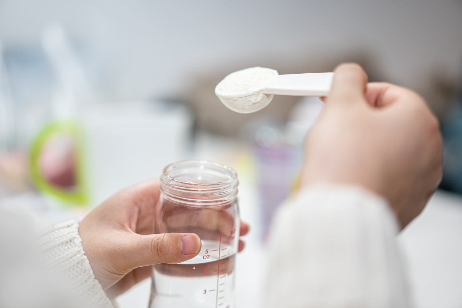 Cách pha sữa công thức cho bé