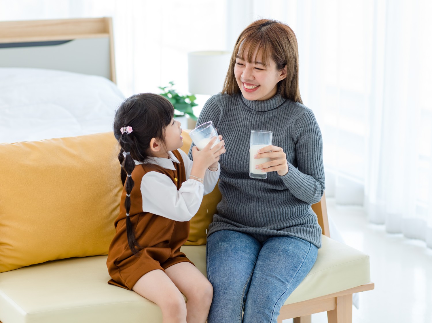 Sữa công thức pha cho bé uống