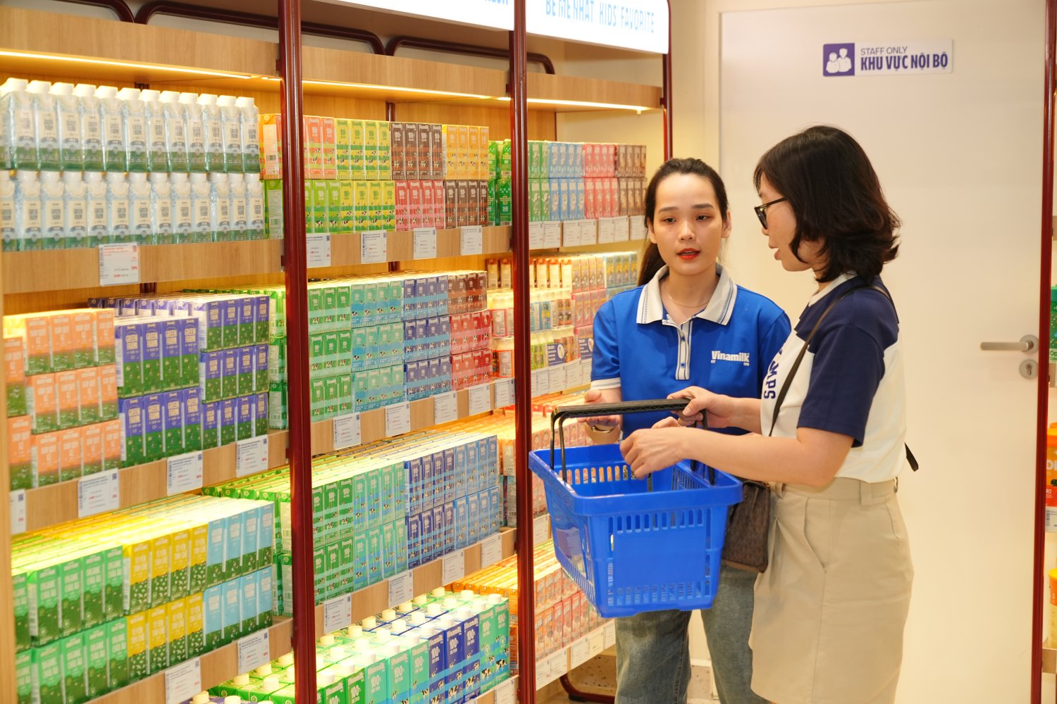 bé bao nhiêu tháng uống được sữa tươi