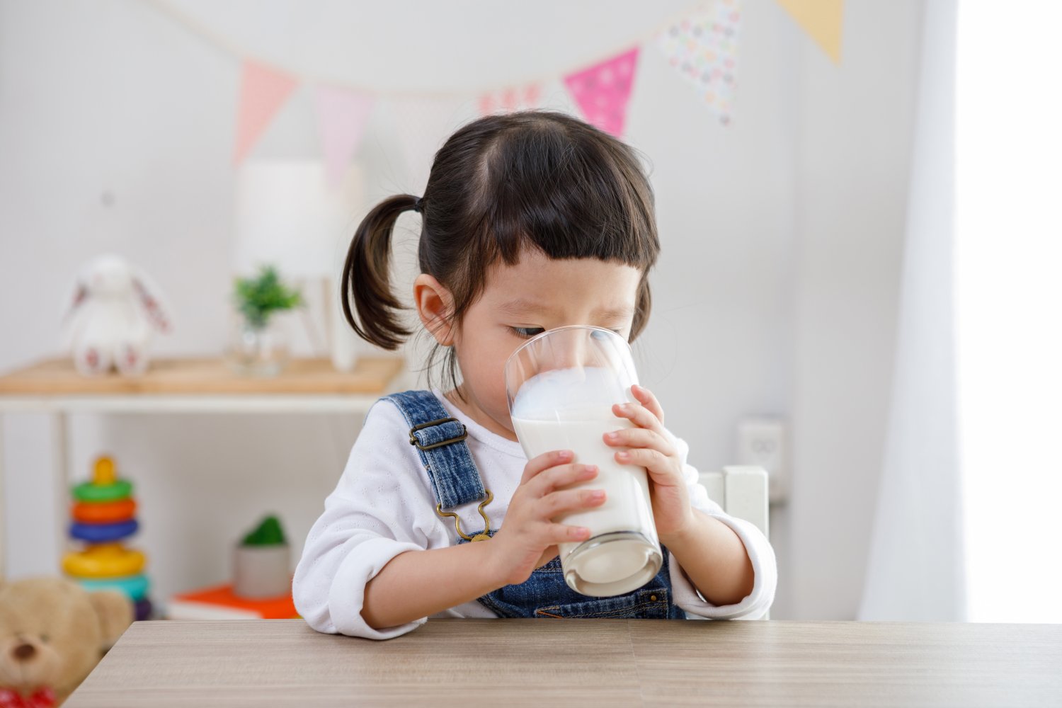 Trẻ mấy tháng uống được sữa tươi