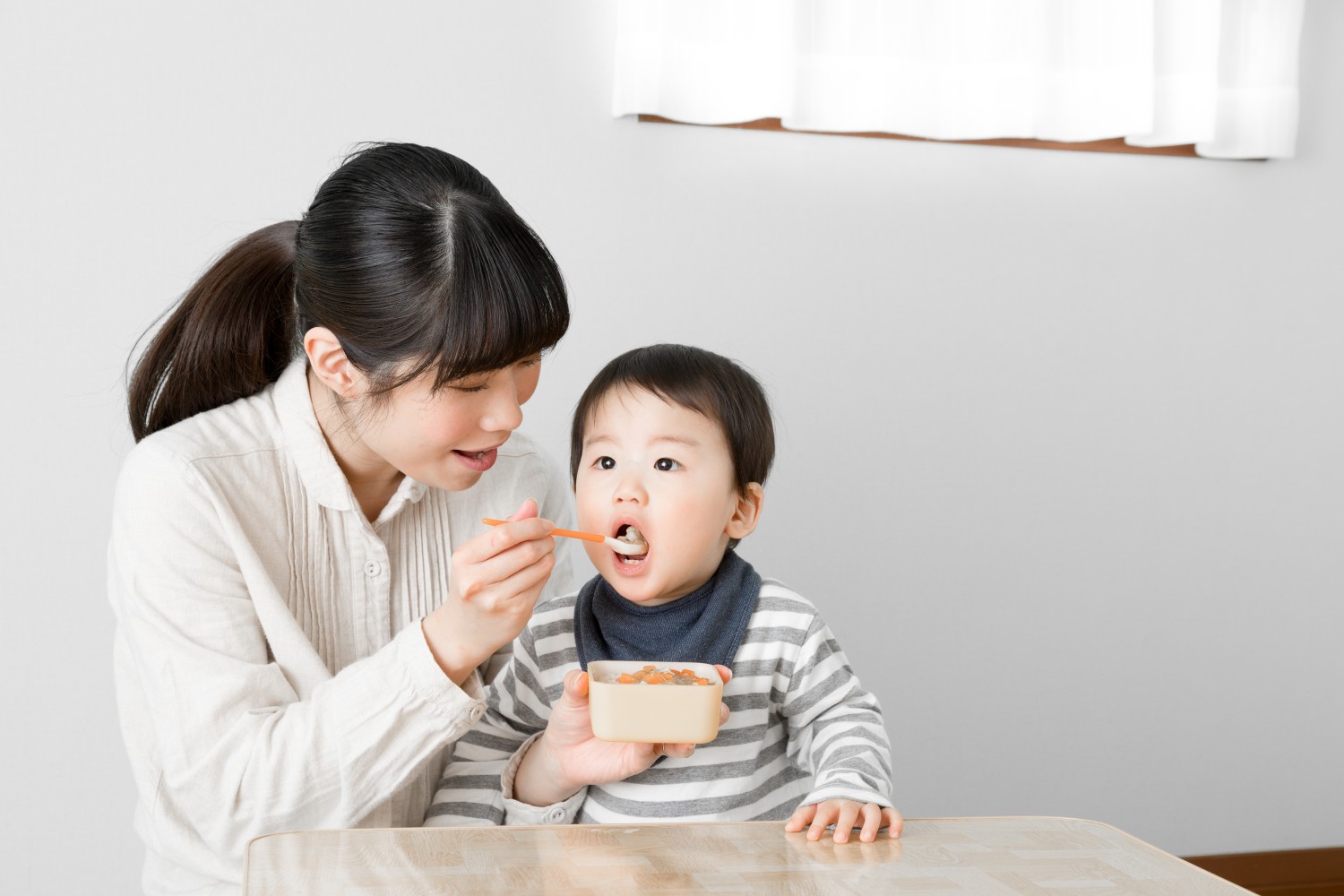 Lưu ý khi xây dựng thực đơn ăn dặm cho bé 8 tháng