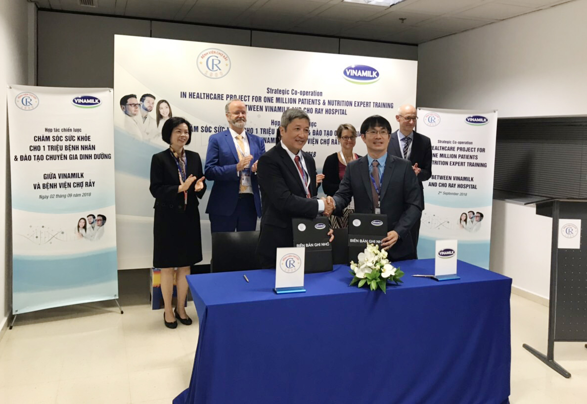Vinamilk – Bệnh viện Chợ Rẫy ký kết hợp tác chiến lược nâng tầm quốc tế 4