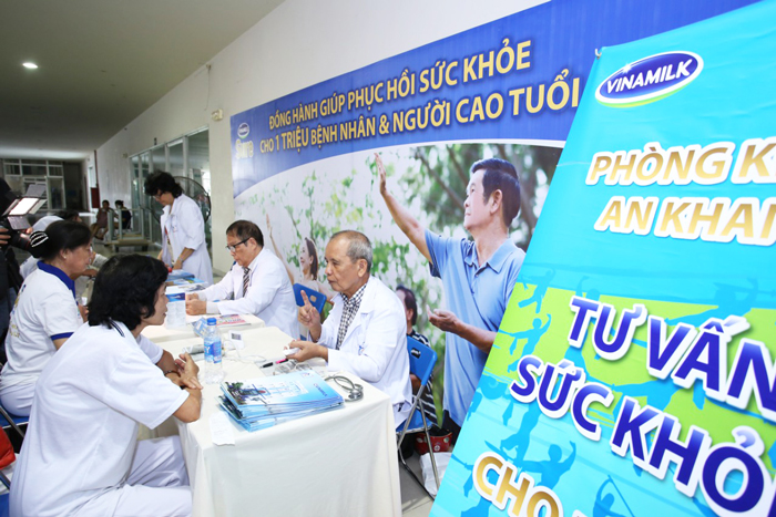 Vinamilk Sure Prevent đồng hành chăm sóc sức khỏe cho 4.000 người cao tuổi tại Hội thao thể dục dưỡng sinh & Festival văn hóa, thể thao người cao tuổi 5