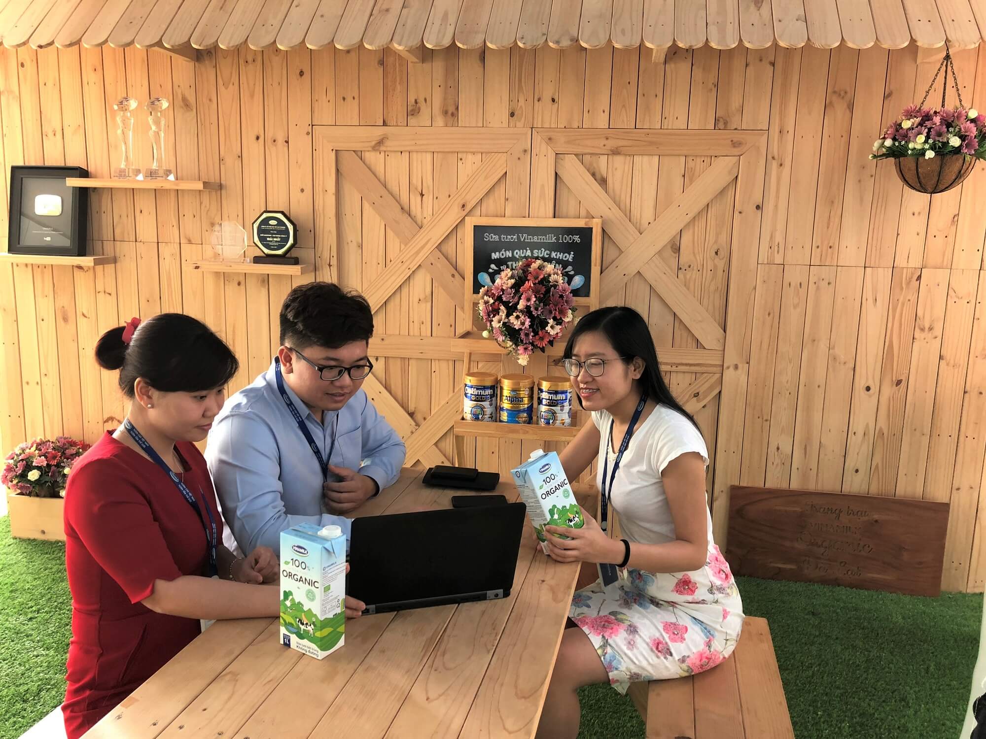 Vinamilk vươn lên dẫn đầu TOP 100 nơi làm việc tốt nhất Việt Nam năm 2017 3