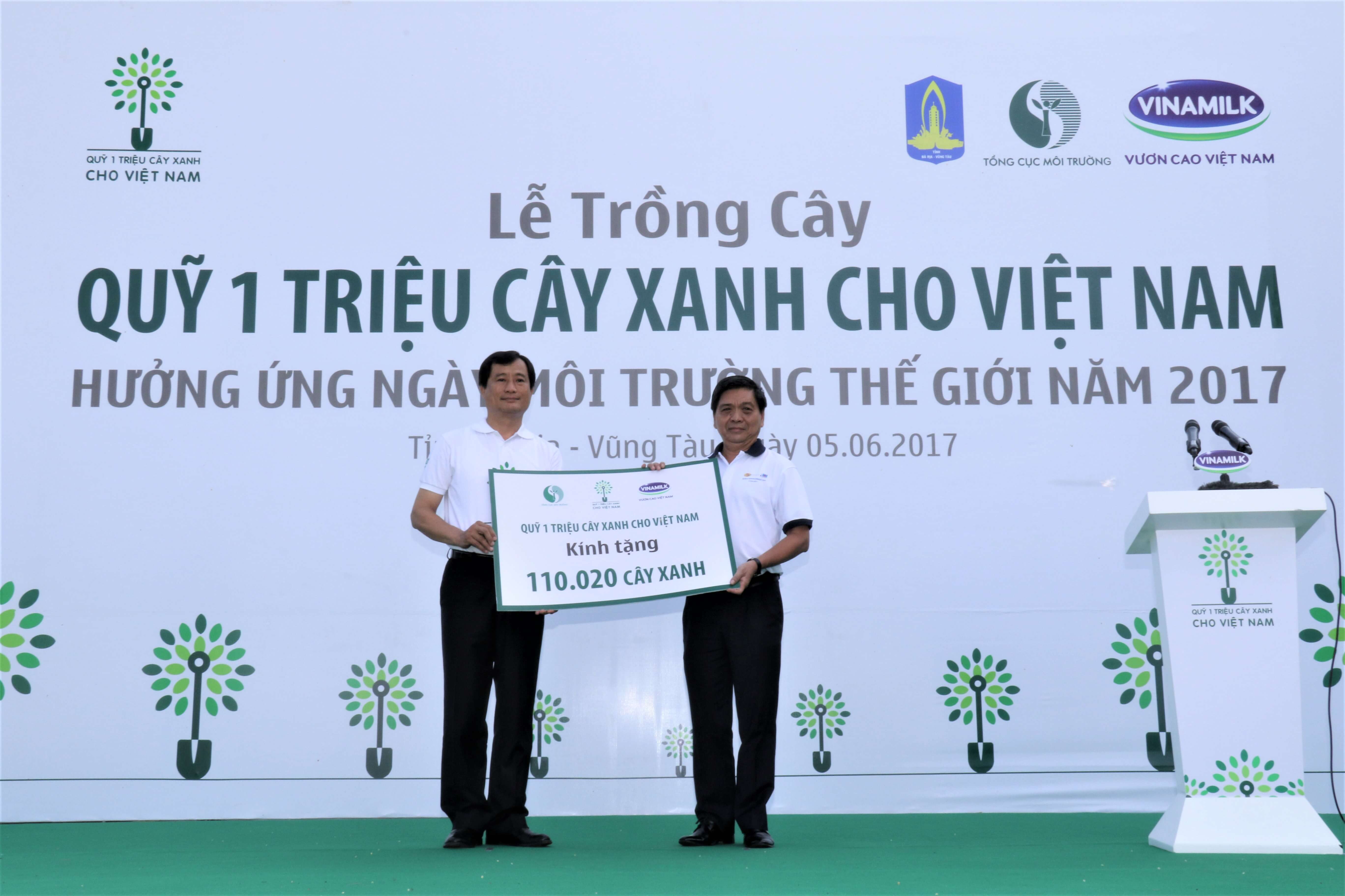 Nhân ngày  Môi Trường Thế Giới VINAMILK trồng cây hưởng ứng "Thân Thiện Môi Trường" 4