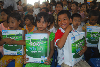 Sẽ có 3 triệu ly sữa cho trẻ em nghèo Việt Nam 2