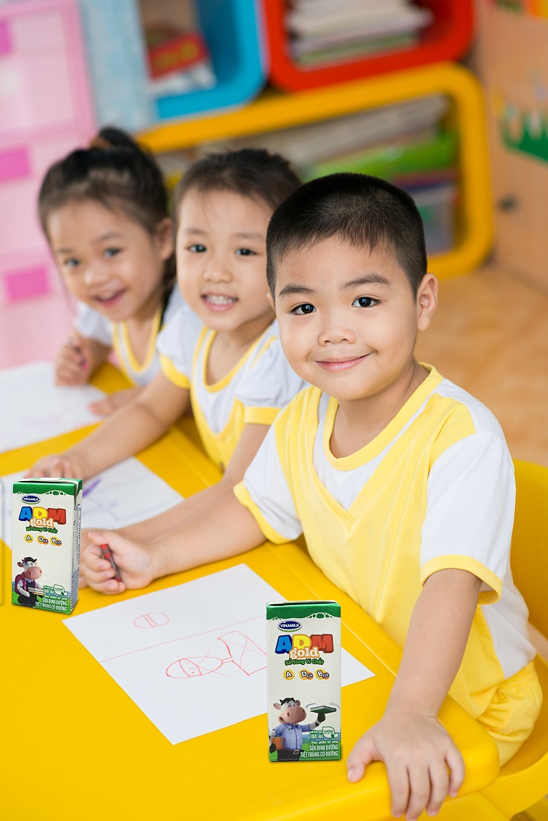 Sữa bổ sung các Vitamin và khoáng chất, có thêm Omega 3 và Vitamin B - Khuyến nghị từ chuyên gia dinh dưỡng giúp trẻ mắt sáng, dáng cao, trau dồi trí nhớ. 1