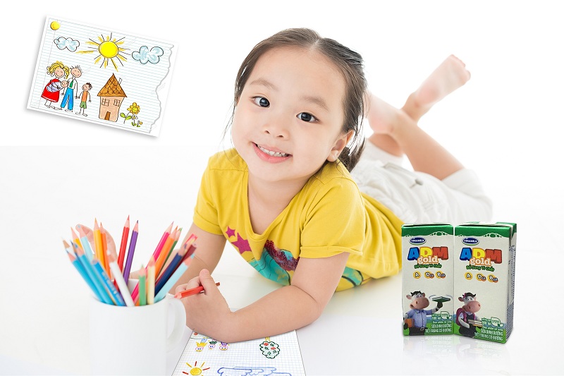 Bổ sung Omega 3 và Vitamin qua việc uống sữa, giúp trẻ phát triển trí não, trau dồi trí nhớ 1