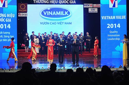 Vinamilk tiếp tục được vinh danh Thương hiệu Quốc gia năm 2014 1