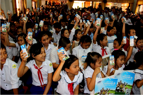 Xuân Bắc và những chuyến đi cùng Quỹ sữa Vươn cao Việt Nam 3