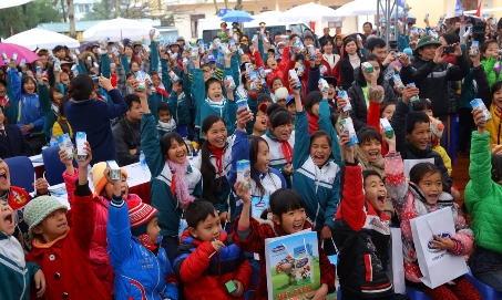 Vinamilk dành 8 tỷ đồng cho Quỹ “Vươn cao Việt Nam” năm 2014 2