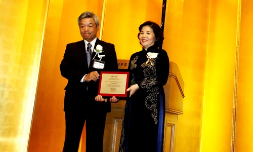 Báo Mỹ gọi Chủ tịch Vinamilk là nữ hoàng ngành sữa 2