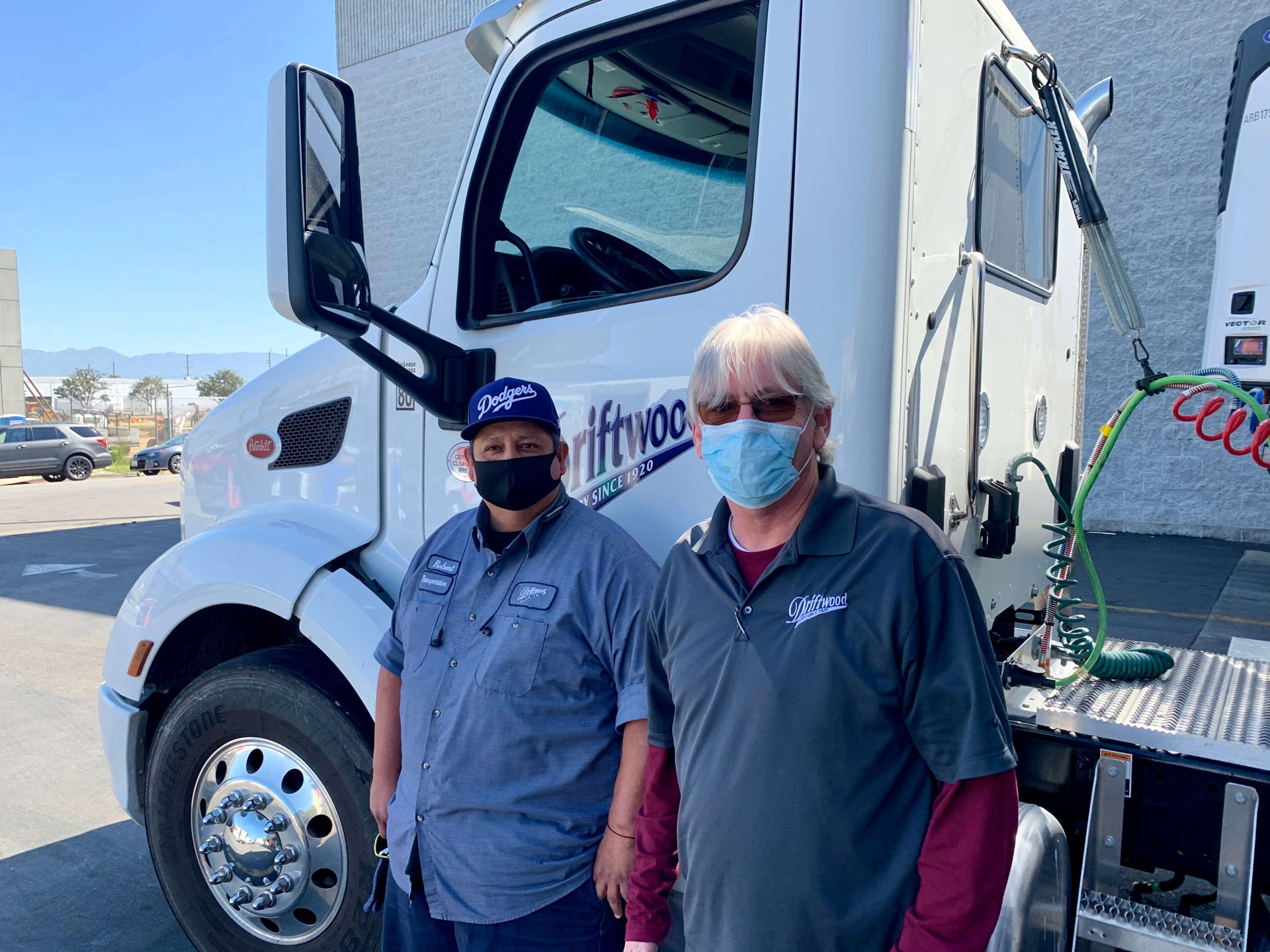 Nhà máy sữa tại Mỹ của Vinamilk hưởng ứng chiến dịch ủng hộ sữa cho người dân gặp khó khăn trong đại dịch Covid-19 3