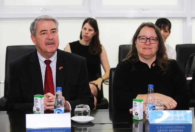 Thứ trưởng Nông nghiệp Mỹ thăm siêu nhà máy sữa Vinamilk 2