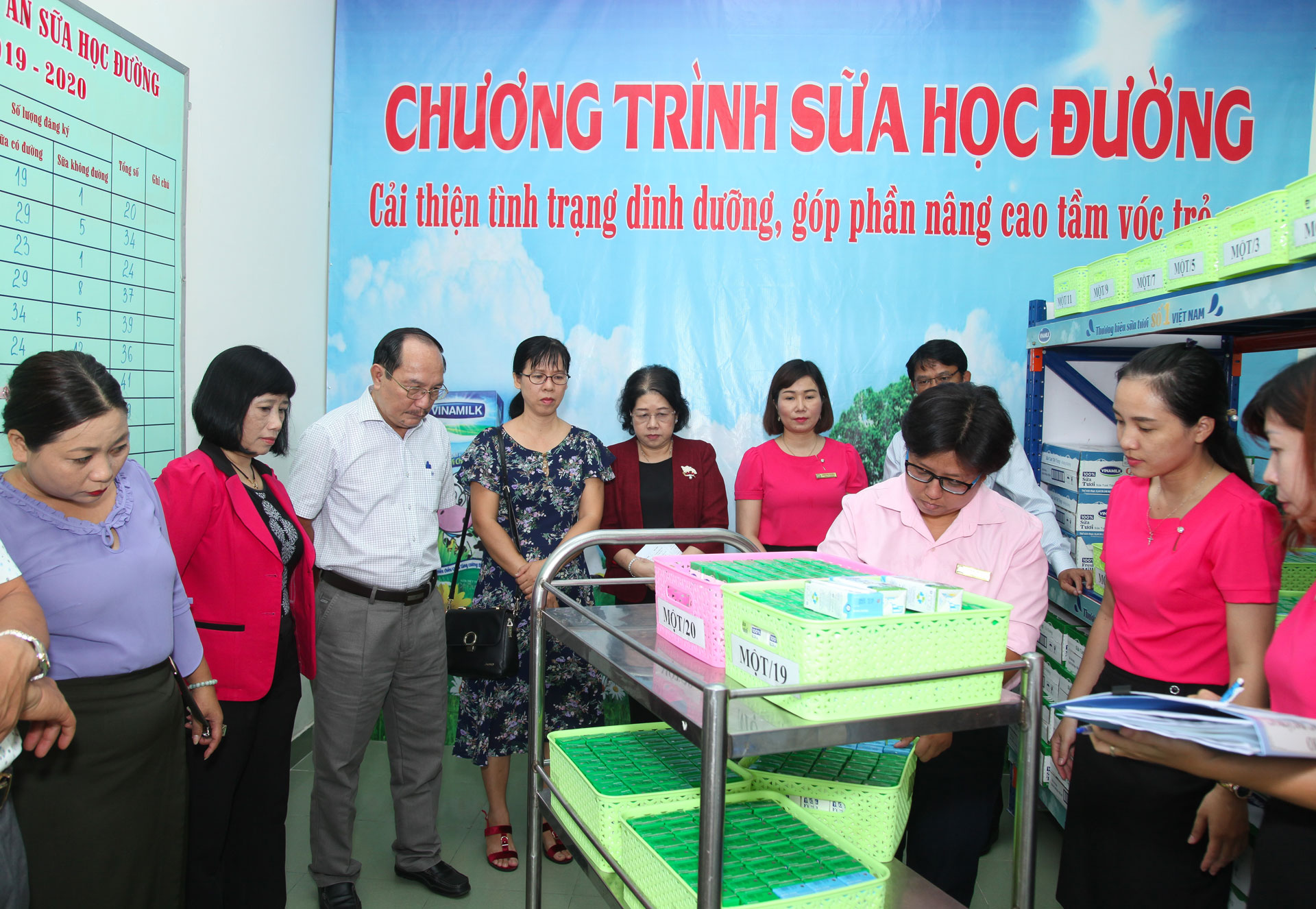 Sữa học đường TPHCM đã bắt đầu “vào nhịp” chỉ sau 2 tuần triển khai 3