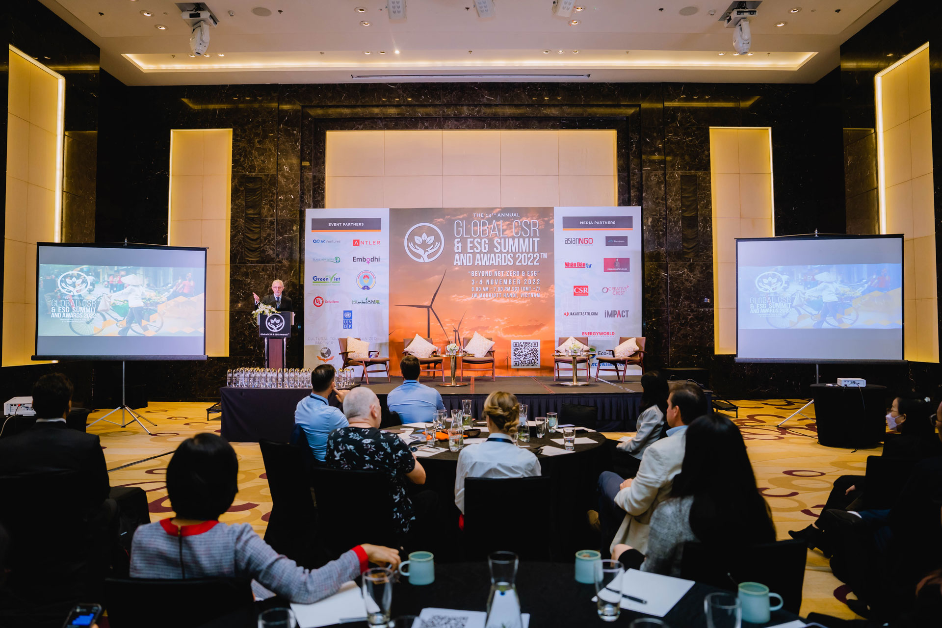 Vinamilk được vinh danh với các Giải thưởng lớn trong hội nghị CSR & ESG Toàn cầu 2022 2