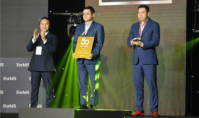 VINAMILK –  10 năm liền góp mặt trong TOP 50 doanh nghiệp niêm yết tốt nhất của Forbes Việt Nam 1