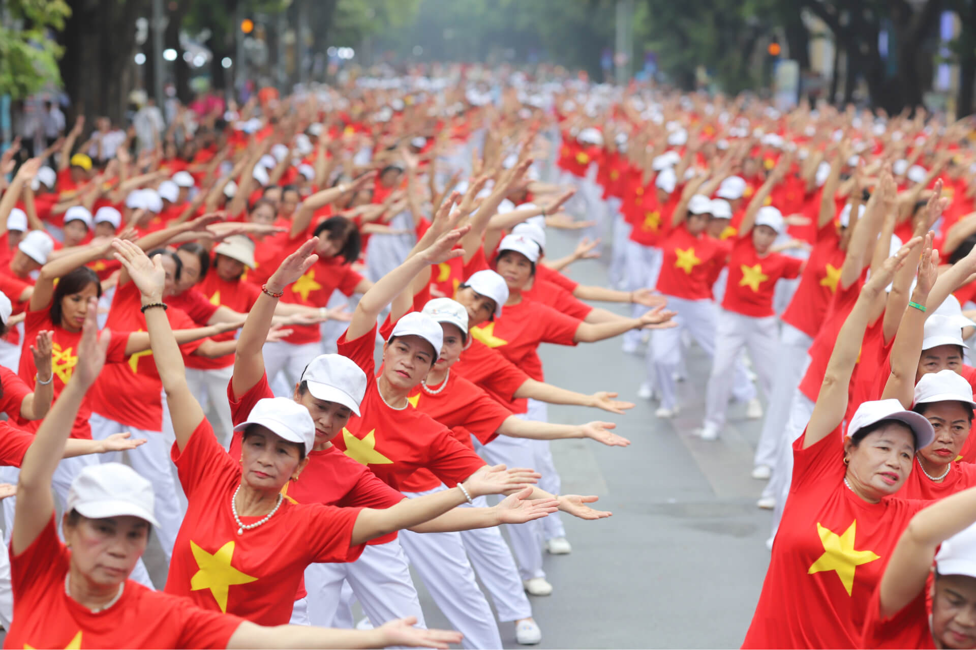 VINAMILK SURE PREVENT GOLD ĐỒNG HÀNH LAN TỎA CẢM HỨNG RÈN LUYỆN SỨC KHỎE CHO NGƯỜI CAO TUỔI 2