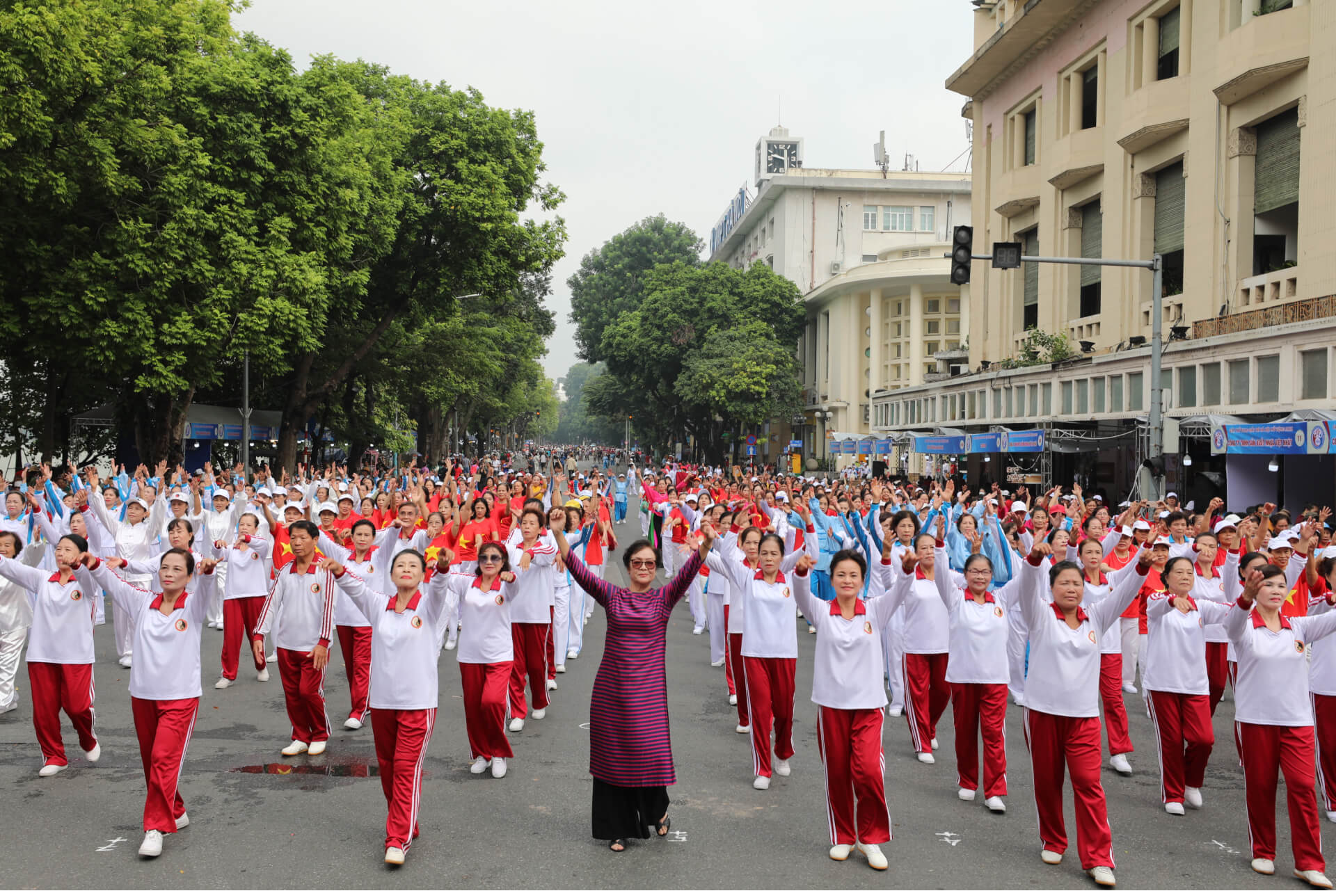 VINAMILK SURE PREVENT GOLD ĐỒNG HÀNH LAN TỎA CẢM HỨNG RÈN LUYỆN SỨC KHỎE CHO NGƯỜI CAO TUỔI 4