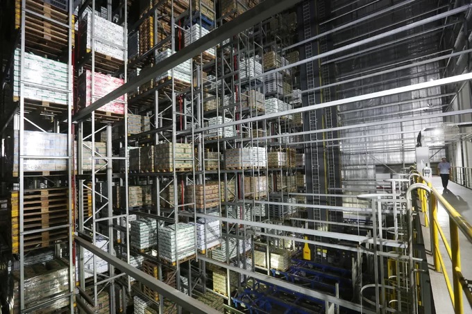 Thứ trưởng Nông nghiệp Mỹ thăm siêu nhà máy sữa Vinamilk 12