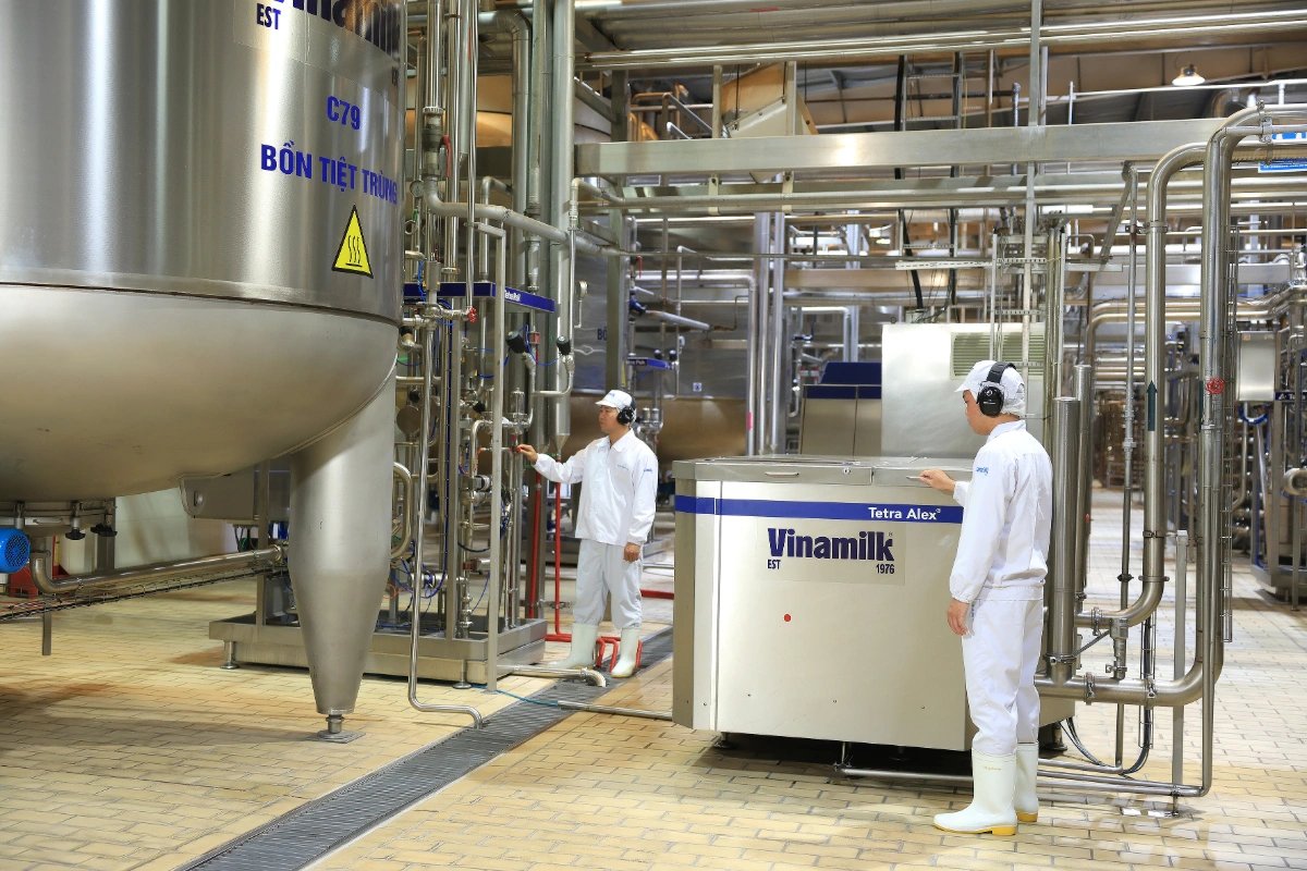 Quy trình sản xuất khép kín và tiệt trùng UHT giúp loại bỏ vi khuẩn có hại