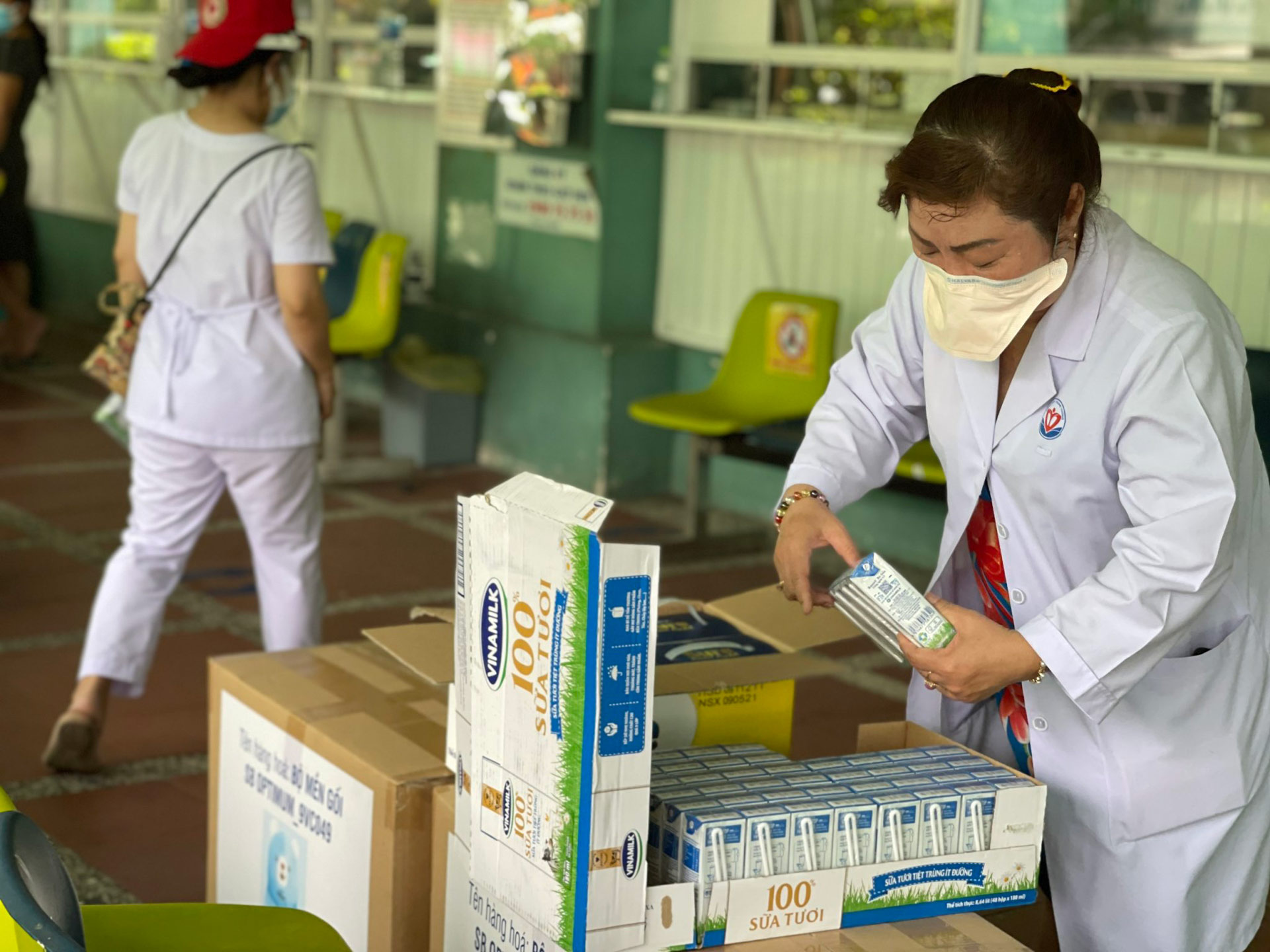 Vinamilk Sure Prevent & Optimum Gold tiếp sức tuyến đầu trong chiến dịch “Bạn khỏe mạnh, Việt Nam khỏe mạnh” 3