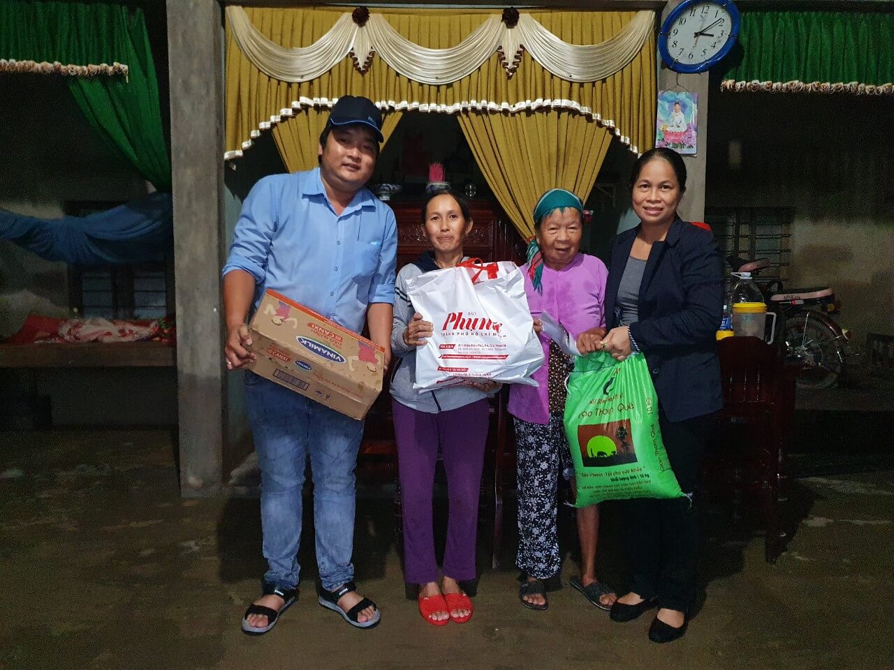 Người lao động Vinamilk góp ngày lương, hỗ trợ miền trung mùa bão lũ gần 4 tỷ đồng 6