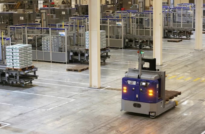 Thứ trưởng Nông nghiệp Mỹ thăm siêu nhà máy sữa Vinamilk 9