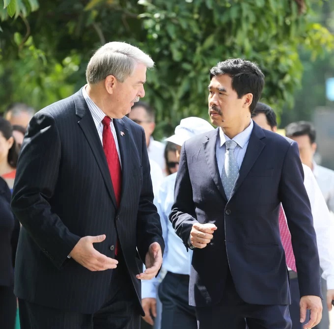 Thứ trưởng Nông nghiệp Mỹ thăm siêu nhà máy sữa Vinamilk 3