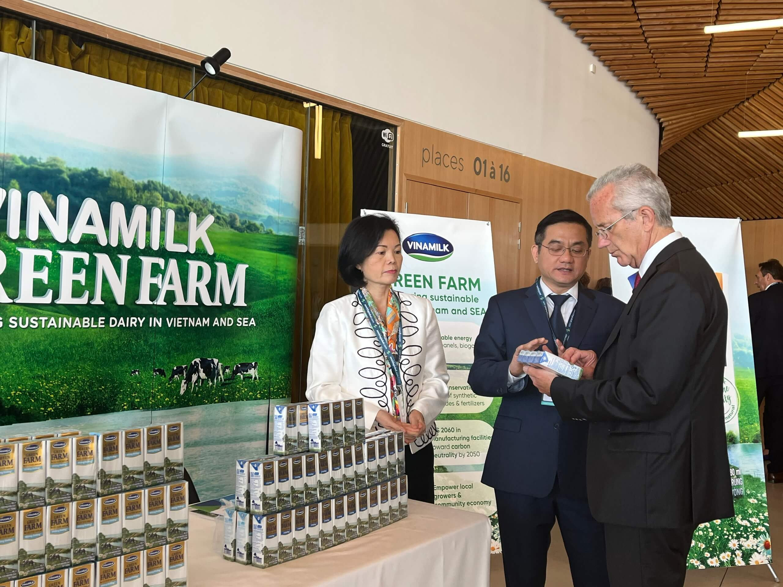Mô hình phát triển bền vững “Vinamilk Green Farm” được chia sẻ tại hội nghị sữa toàn cầu 4