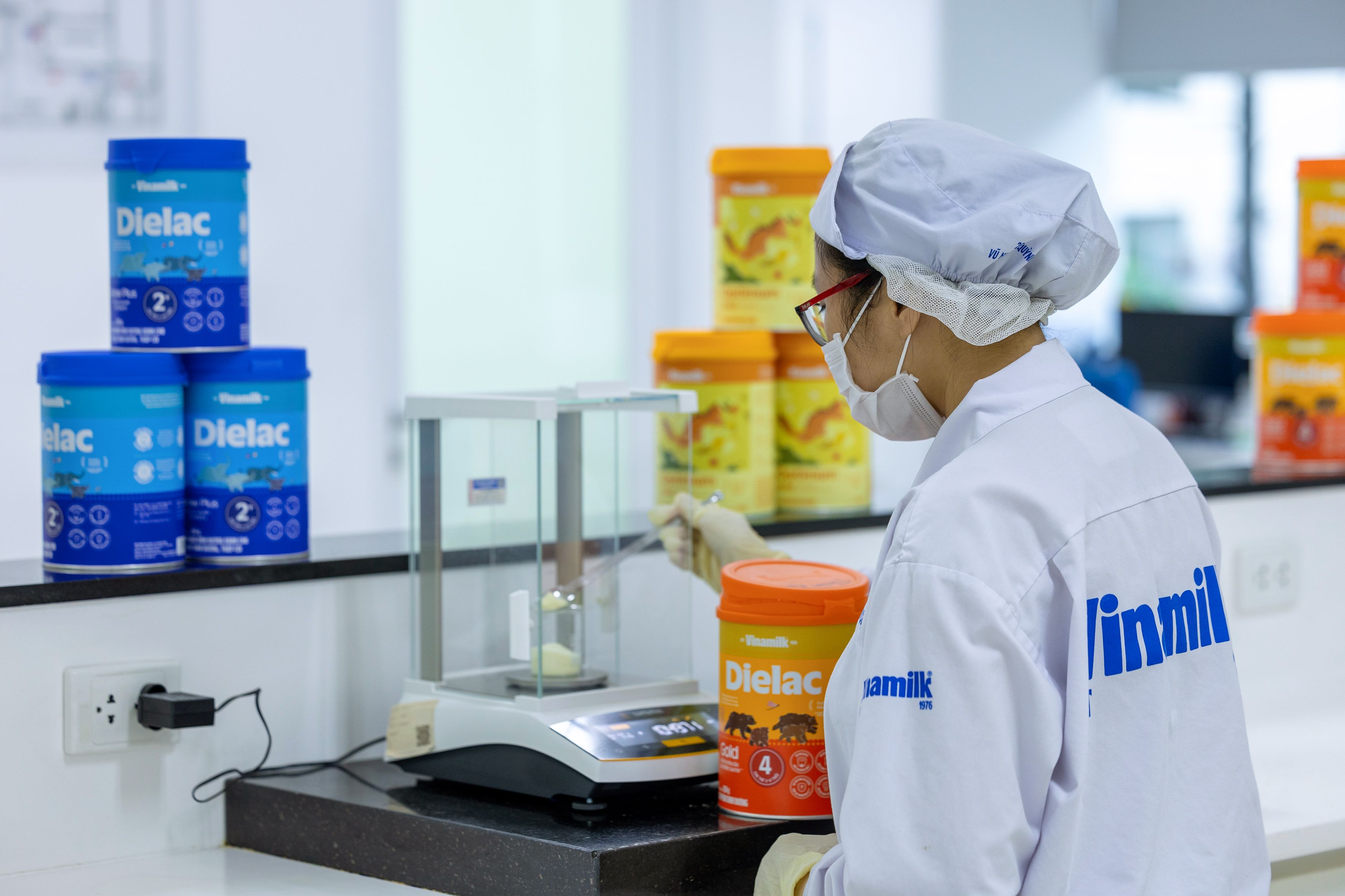 Sản phẩm Vinamil luôn được kiểm định khắt khe trong quá trình sản xuất