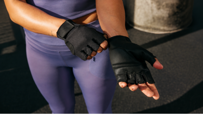 Bạn cũng có thể mua găng tay tập gym để làm quà tặng cho gymer