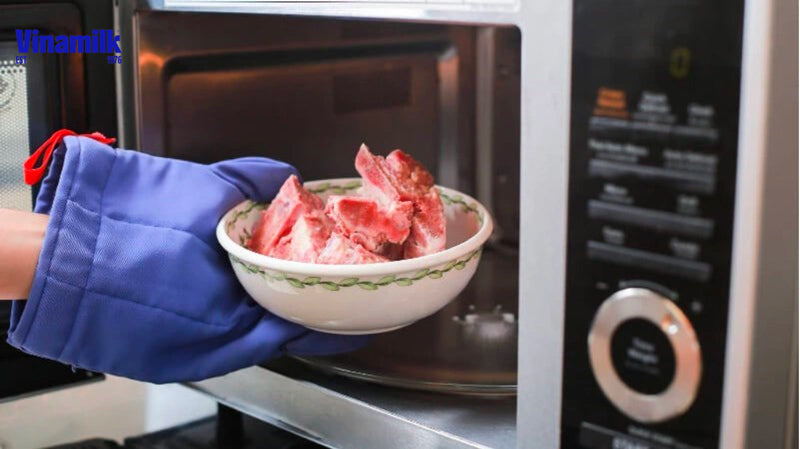 Rã đông đồ ăn dặm bằng lò vi sóng
