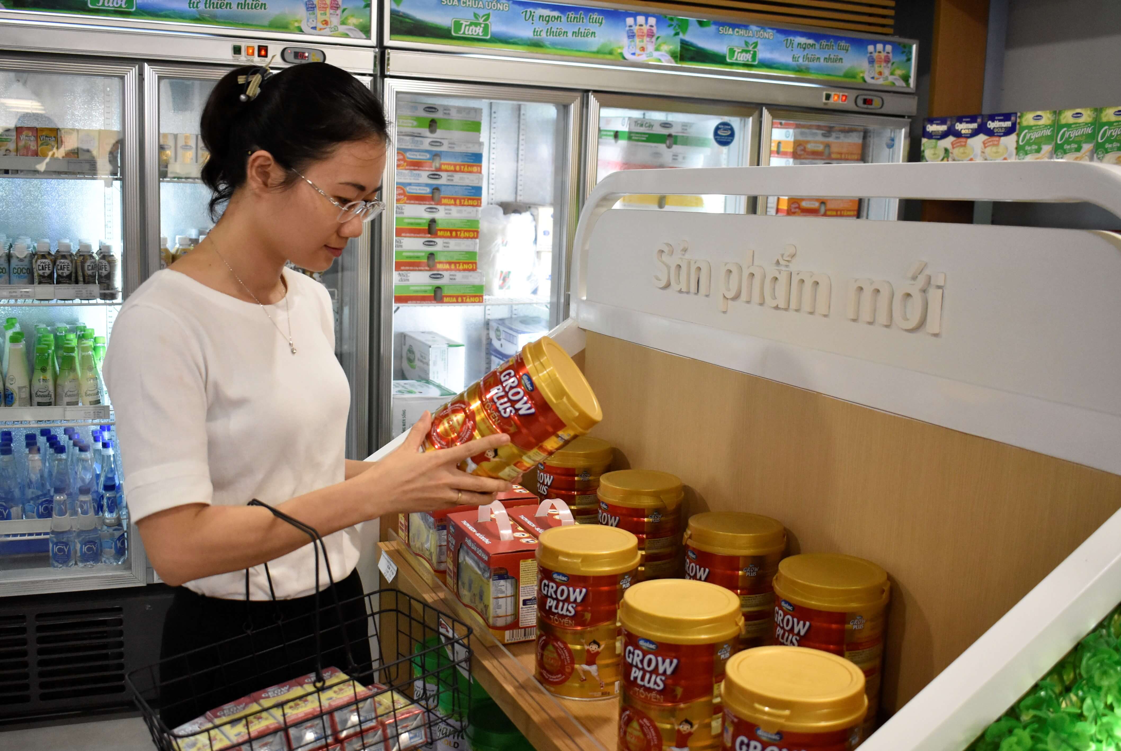 Vinamilk ra mắt sản phẩm sữa bột trẻ em Grow Plus có bổ sung tổ yến. 2