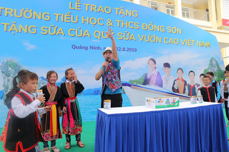 Trẻ em Quảng Ninh đón nhận ngôi trường mới từ Chủ tịch Quốc hội và hơn 71 ngàn ly sữa từ Quỹ sữa Vươn cao Việt Nam 16