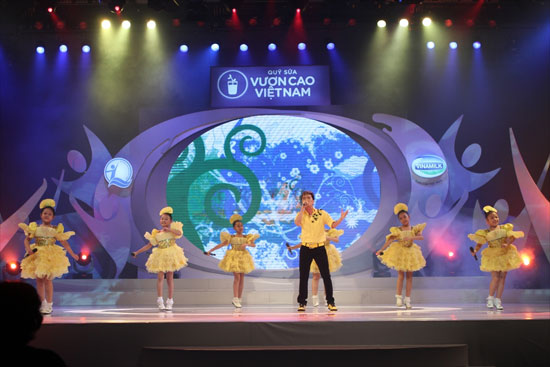 Đêm nhạc “Chia sẻ để vươn cao” Cùng Vinamilk hành động vì một Việt Nam Vươn Cao 1