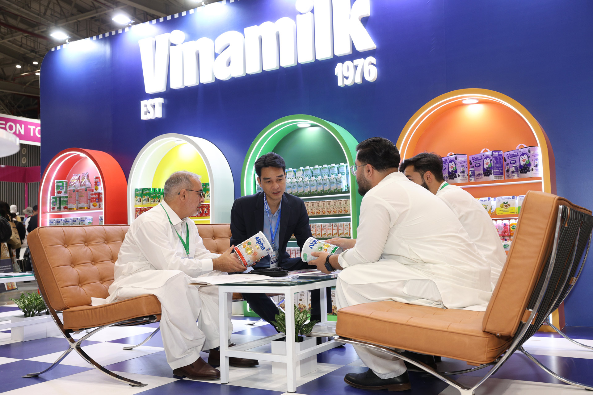 VINAMILK - “ĐẠI DIỆN” DUY NHẤT CỦA NGÀNH FMCG LỌT TOP 50 CÔNG TY NIÊM YẾT TỐT NHẤT 12 NĂM LIỀN 4