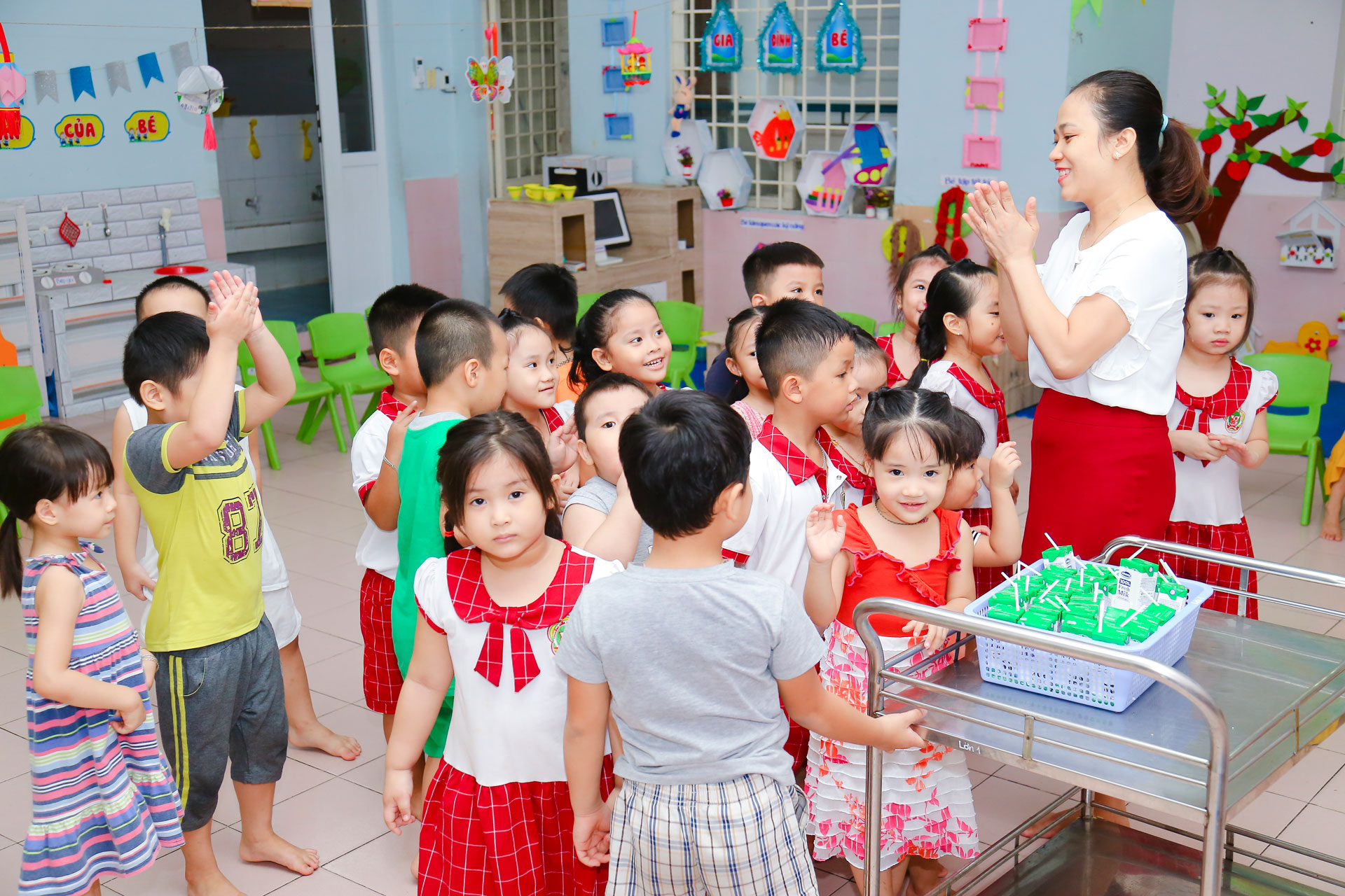 Tâm sự ngày 20/11: Không chỉ dạy chữ mà thầy cô còn là các 'chuyên gia' dinh dưỡng! 8