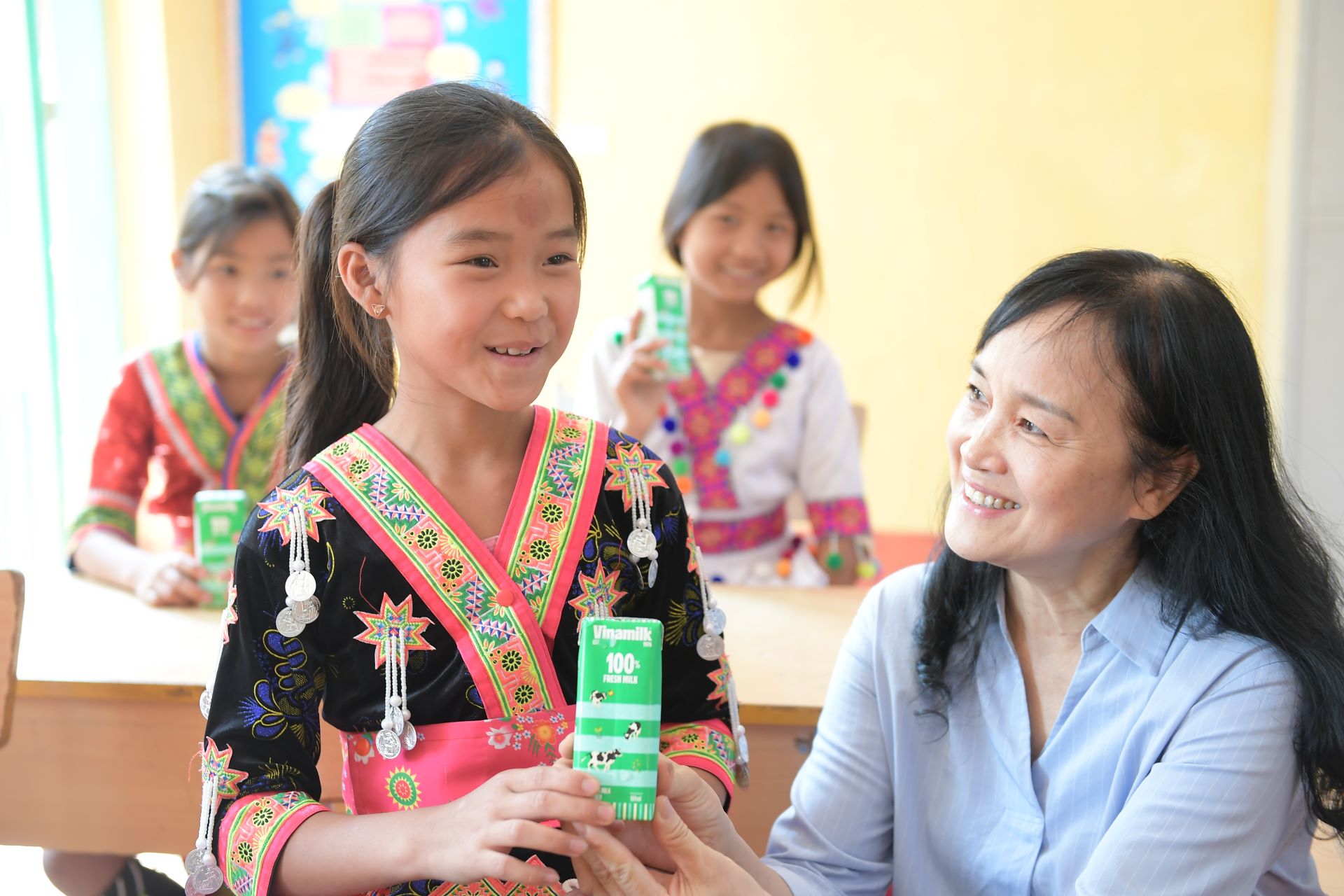VINAMILK & QUỸ SỮA VƯƠN CAO VIỆT NAM NĂM THỨ 17: THÊM NHIỀU BỮA ĂN CÓ SỮA CHO TRẺ EM 4