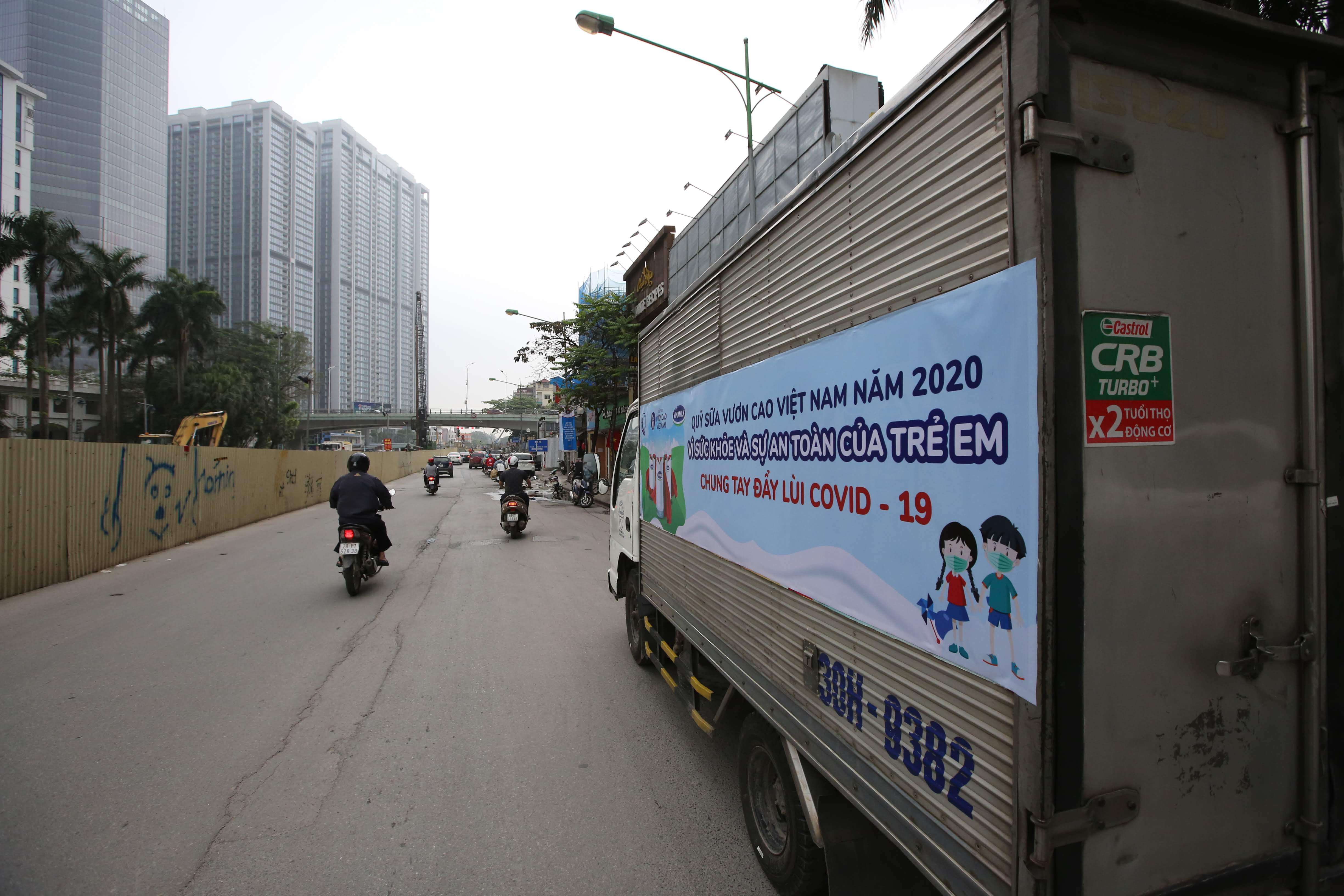 Vinamilk Quỹ sữa VCVN tặng 1,7 triệu ly sữa cho trẻ em khó khăn trên cả nước trong đại dịch Covid 7